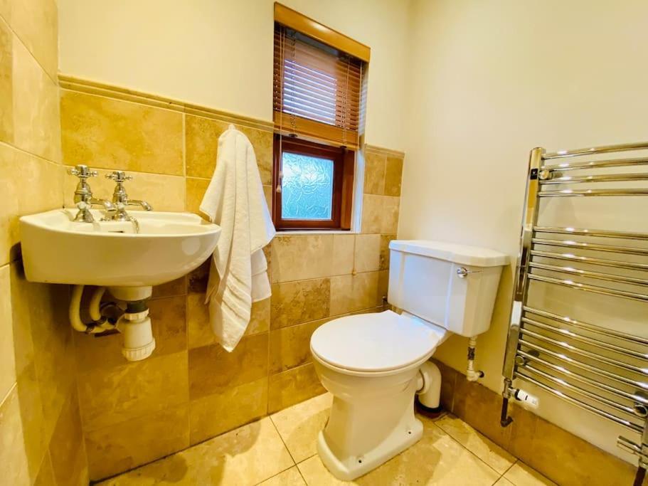 Cotswold Home Over 4 Floors - Perfect For Families Friends Contractors ชิปปิงนอร์ตัน ภายนอก รูปภาพ